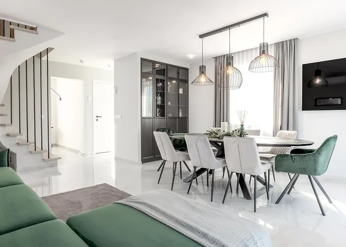 Modern בית נופש פלאנגה